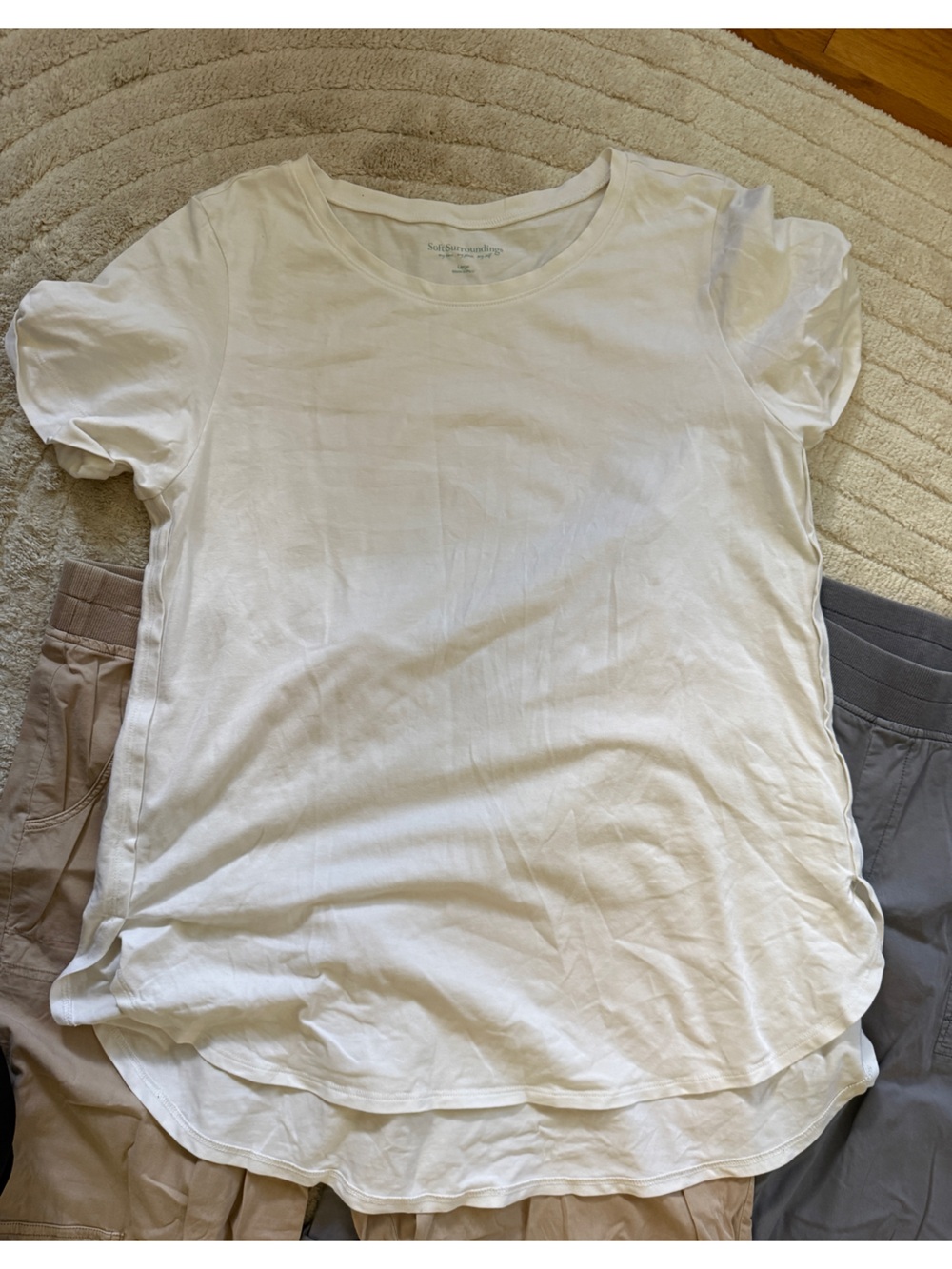 Lot of Soft Surroundings Cargo Pants in Beige and Slate and White T Shirt Size L - Picture 5 of 9